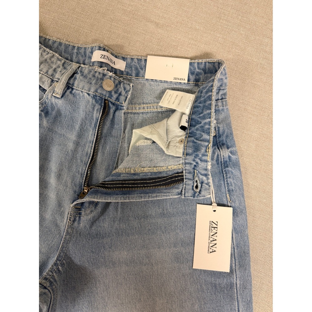 Zenana Womens High Waisted Wide Leg Distressed Jeans Light Wash Size 28 NEW - Picture 7 of 9